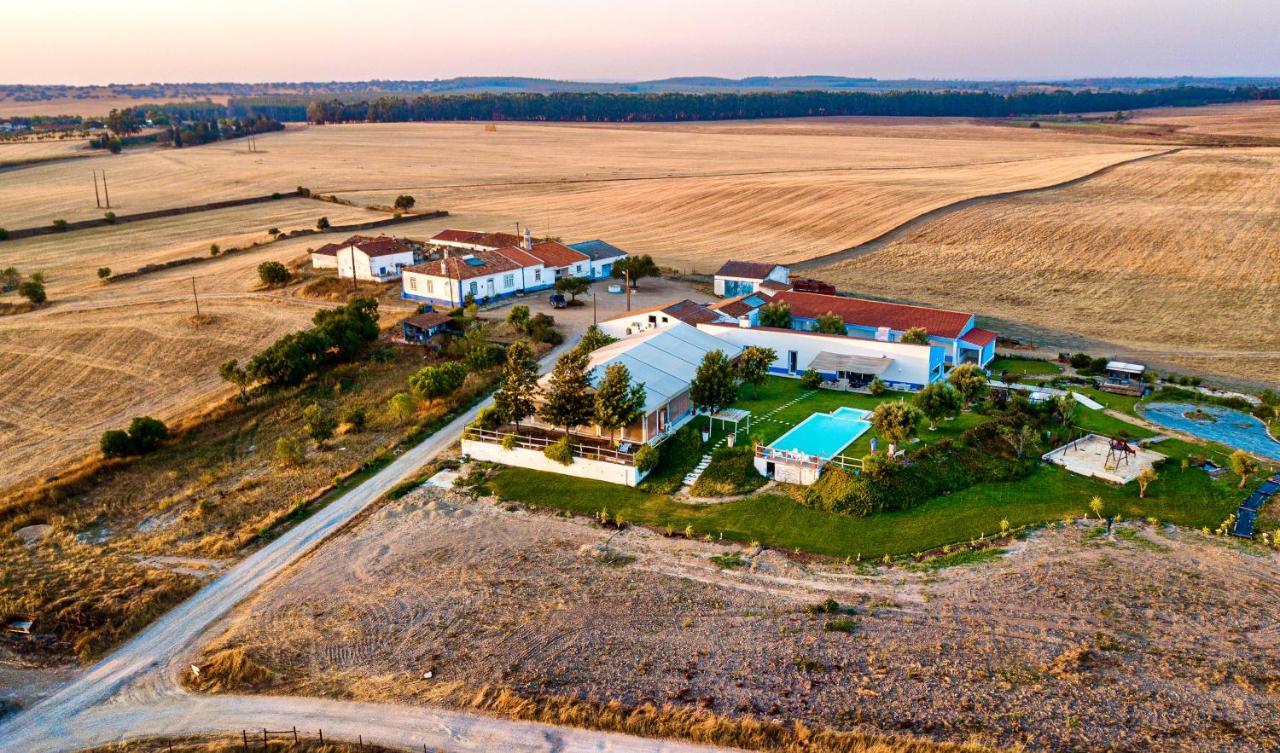 Monte Dos Pocos Hotel Aljustrel  Luaran gambar
